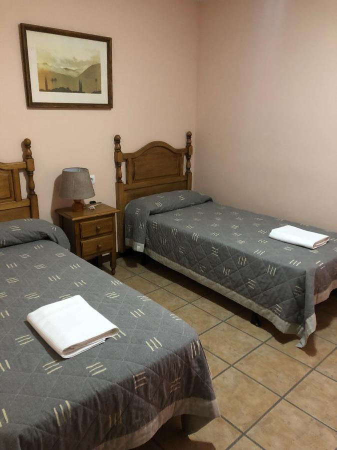 apartamentos turisticos san juan de la peña Santa Cruz de la Serós Exterior foto