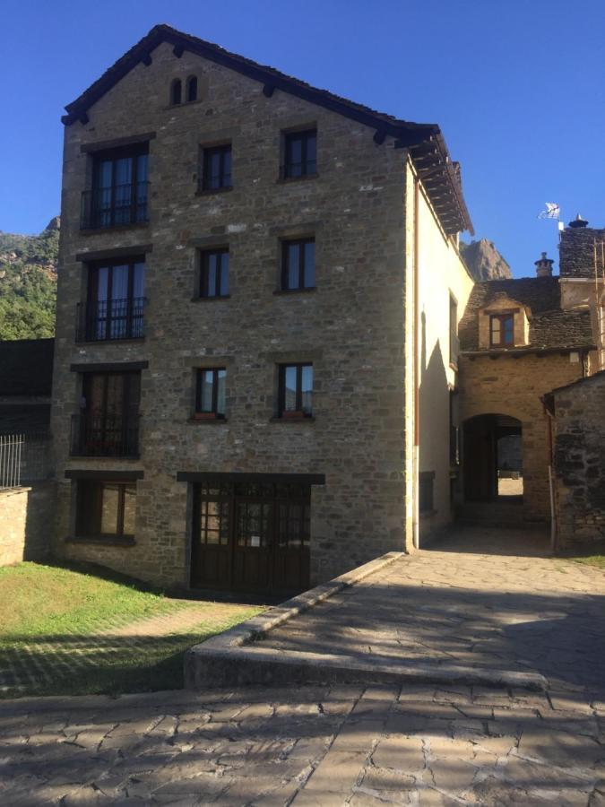 apartamentos turisticos san juan de la peña Santa Cruz de la Serós Exterior foto
